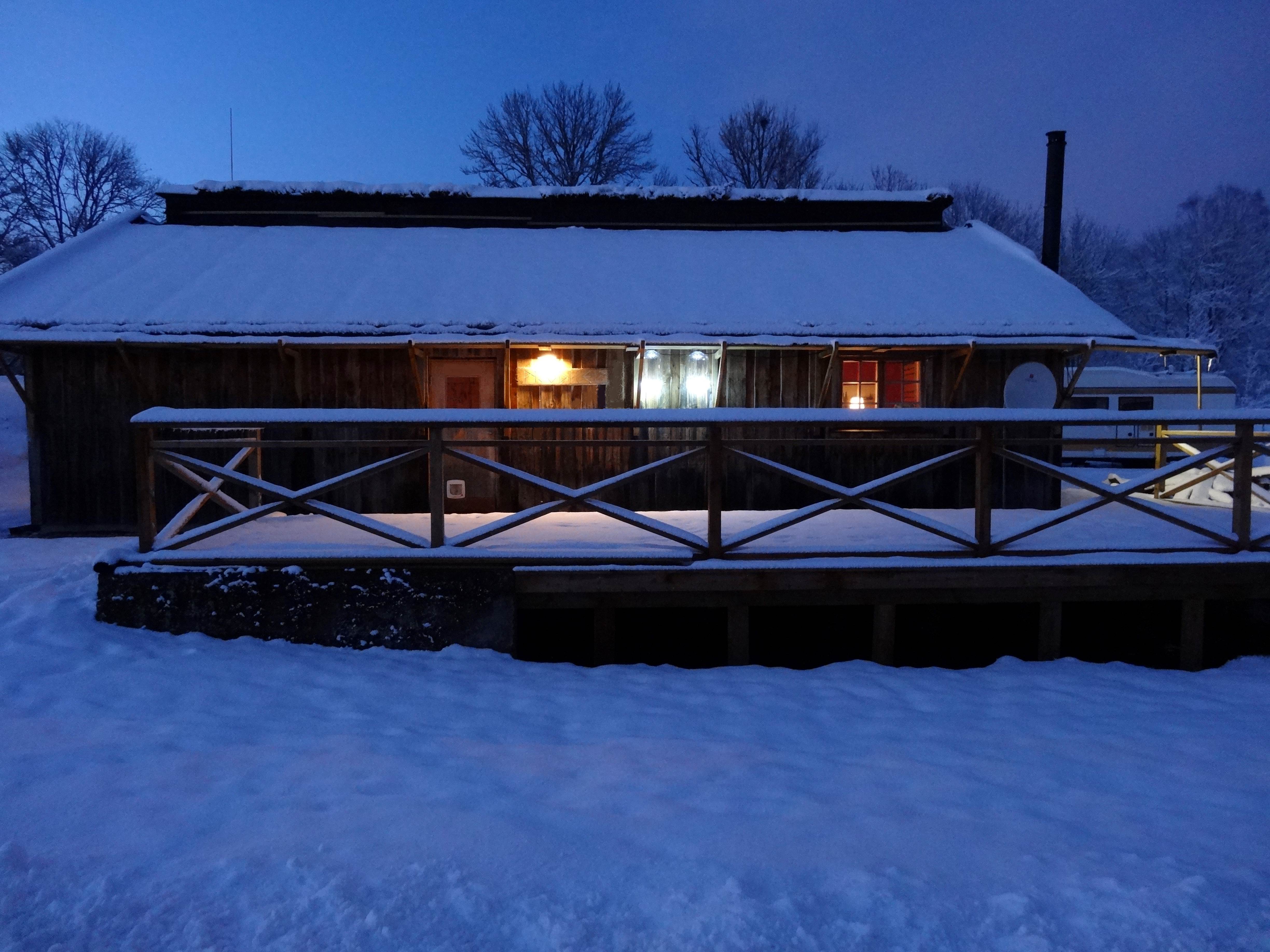 Huisje in sneeuw (Zweden) Huisje in sneeuw (Zweden)